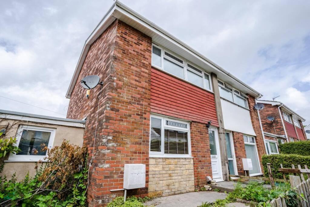 Off Road Parking, Smart Tv In Each Room! Swansea Exterior photo
