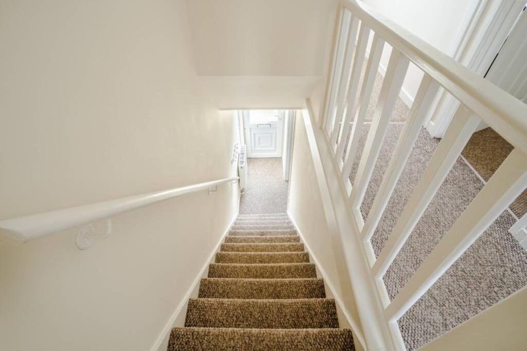 Off Road Parking, Smart Tv In Each Room! Swansea Exterior photo